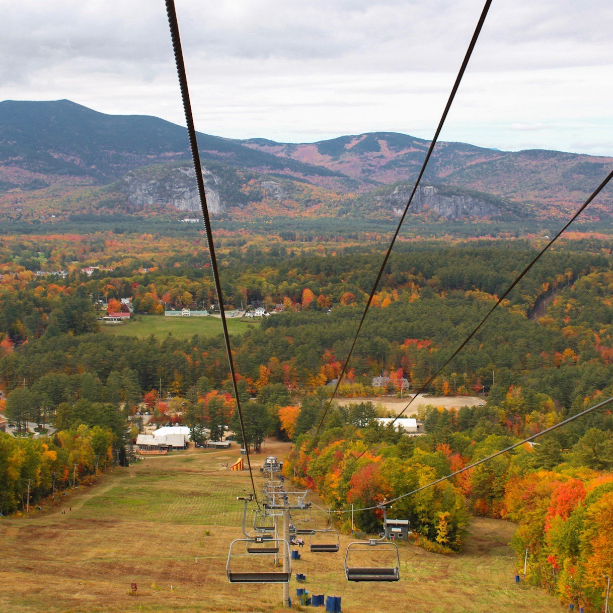 Foliage from Cranmore chairlift looking West